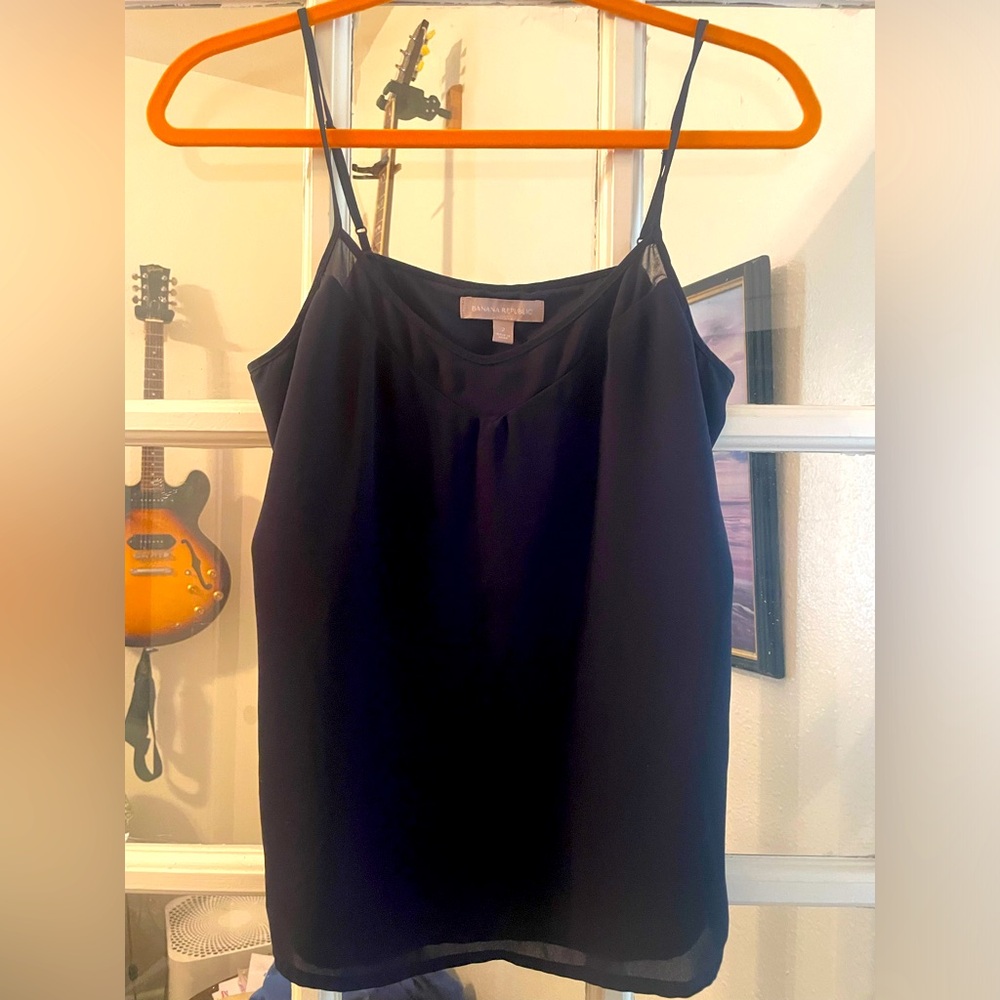 Banana Republic camisole size 2! Navy Blue